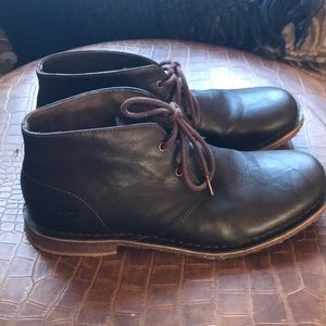Men’s UGG boot, dark brown leather. Worn twice
